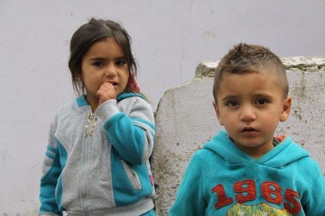 Bingöl’de Suriyeli Ailelere Yardım