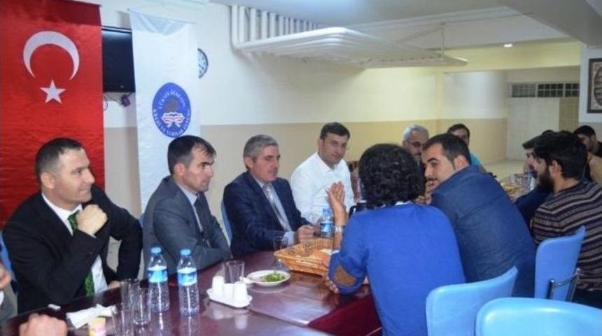 Azaziye Kaymakamı &Ouml;z, &Uuml;niversite &Ouml;ğrencileri İle Biraraya Geldi