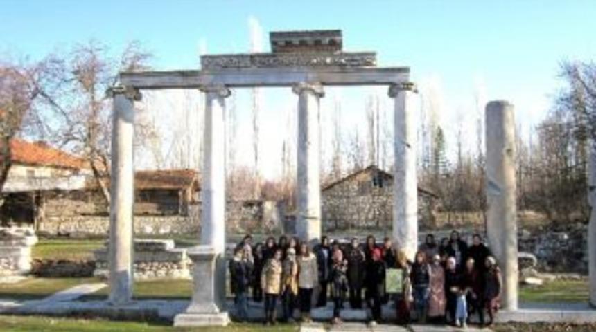 K&uuml;tahya&rsquo;daki M&uuml;ze Ve &Ouml;ren Yerlerini 1 Yılda 159 Bin 259 Kişi Ziyaret Etti