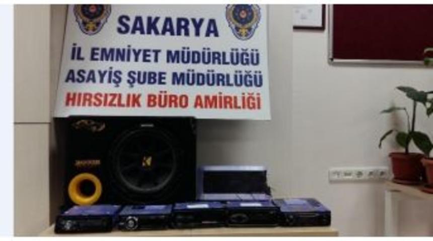 L&uuml;ks Ara&ccedil;lardan Teyp &Ccedil;alan Hırsız Tutuklandı