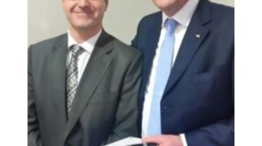 Almanya Eski Cumhurbaşkanı&rsquo;ndan Başkan Kocamaz&rsquo;a Hediye