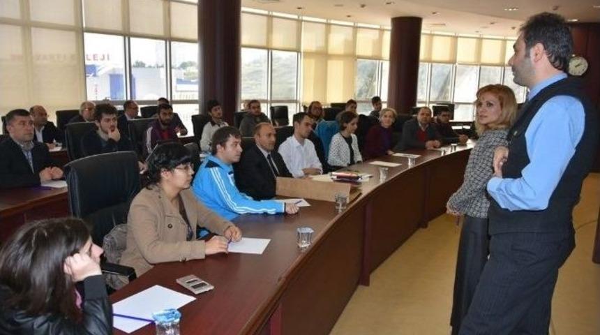 Rekt&ouml;r Akan Engelli &Ouml;ğrencilerle Buluştu