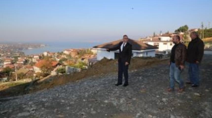 Sapanca Belediye Başkanı G&ouml;l Mahallesi &Ccedil;alışmalarını Yerinde İnceledi