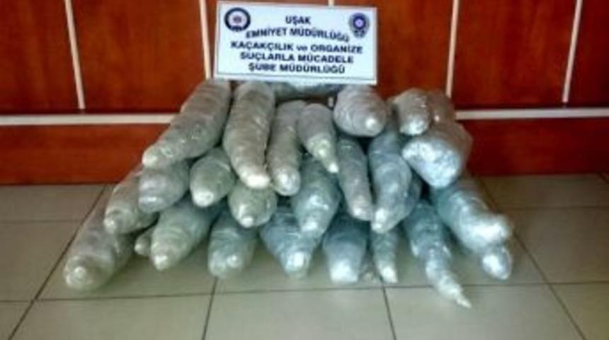 Uşak&rsquo;ta Arızalı Ara&ccedil;tan 48 Kilo Esrar &Ccedil;ıktı