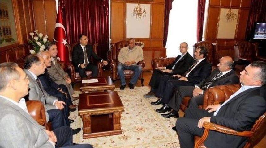 &Ccedil;ankırılılar&rsquo;dan Vali Toprak&rsquo;a Kaya Tuzu Lambası