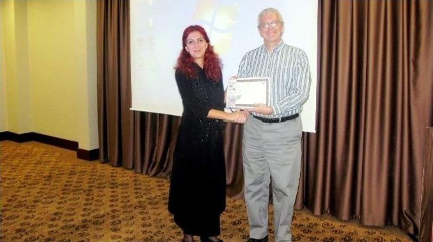 Hk&uuml;&rsquo;l&uuml; &Ouml;ğretim &Uuml;yesinden &rsquo;suriyeli G&ouml;&ccedil;menler&rsquo; Belgeseli