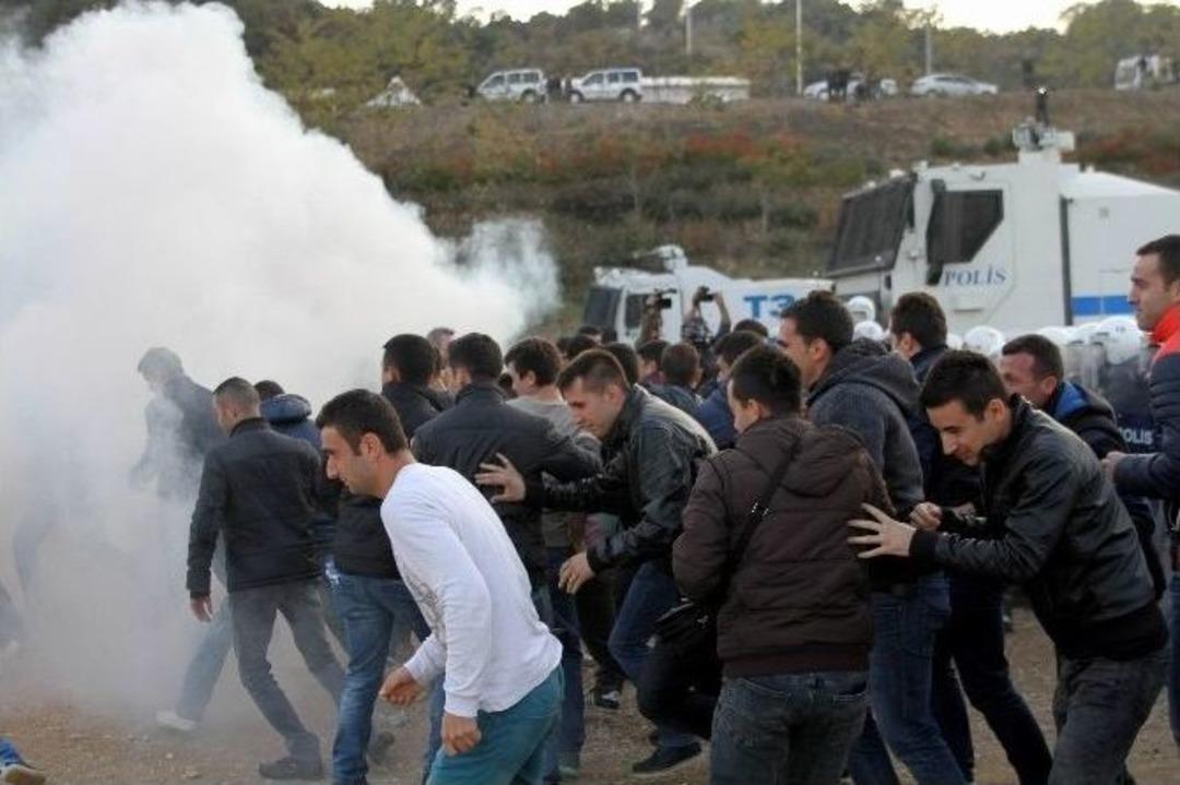 &Ccedil;evik Kuvvetten Meslektaşlarına Biber Gazlı, Molotoflu M&uuml;dahale