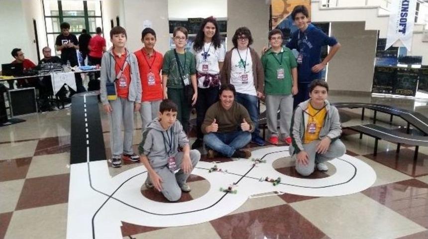 Bu Robot 300 Proje Arasında T&uuml;rkiye Birincisi Oldu