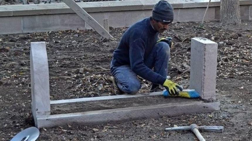 Tarihi Mezarlara Bakım Ve D&uuml;zenleme &Ccedil;alışması