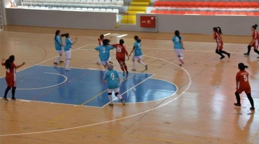 Okul Sporları Hentbol Müsabakaları Sona Erdi