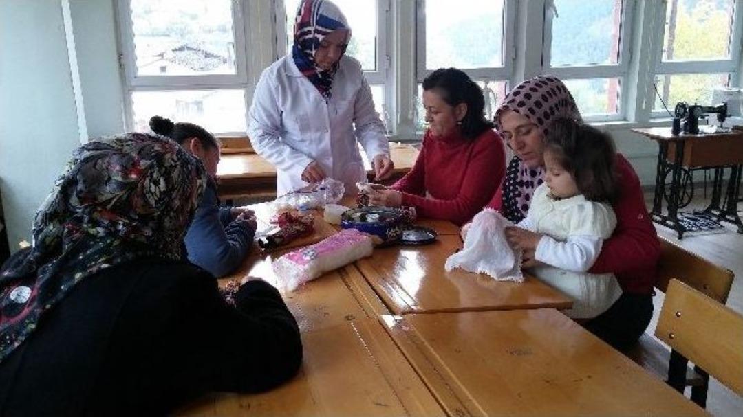 K&uuml;re&rsquo;de &ldquo;y&ouml;resel Kıyafetli Kitre Bebek Yapımı&rdquo; Kursu A&ccedil;ıldı