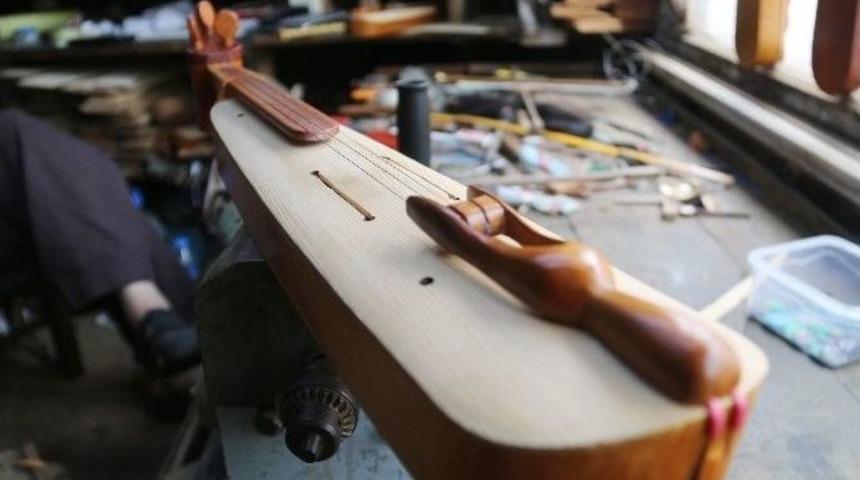 Kemençeye Yarım Asırdır Hayat Veriyor