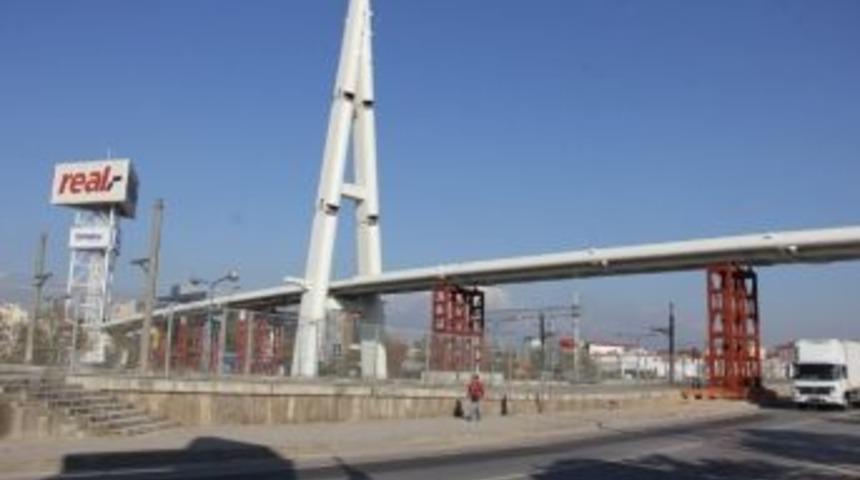 Valilik Yaya K&ouml;pr&uuml;s&uuml; Şekilleniyor