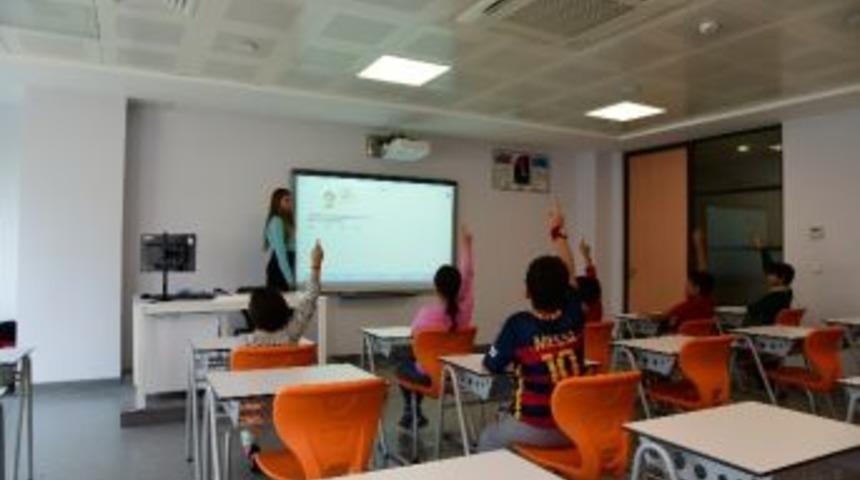 Hali&ccedil; Koleji, Teog Başarısını &Ouml;d&uuml;llendiriyor