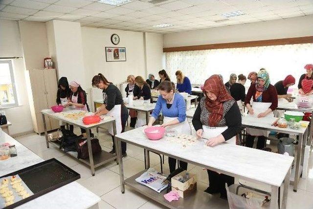 Lezzetli Tarifler Şehitkamil’de Öğretiliyor