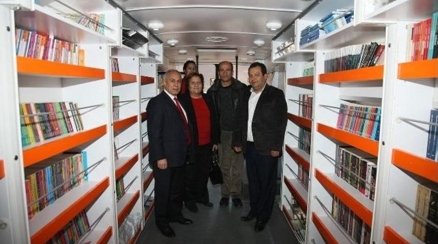 B&uuml;y&uuml;kşehir&rsquo;in Gezici K&uuml;t&uuml;phanesi Saimbeyli&rsquo;de