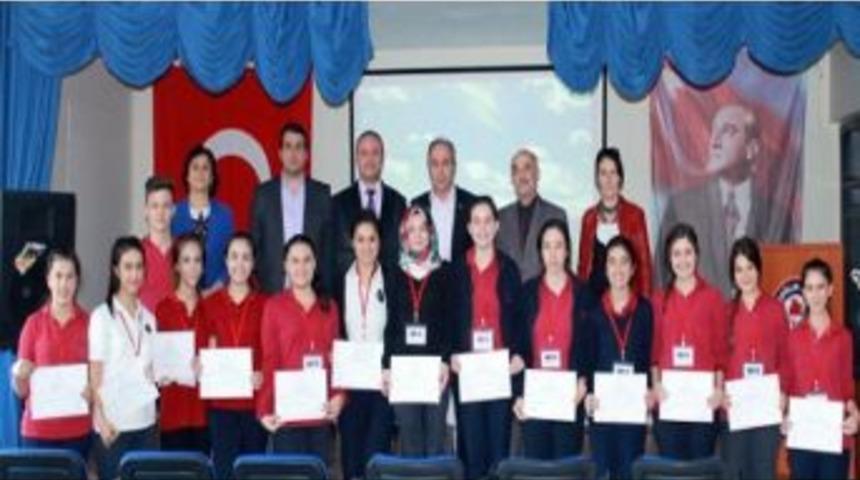 Br&uuml;ksel&rsquo;e Gitmeden &Ouml;nce İngilizce &Ouml;ğrendiler