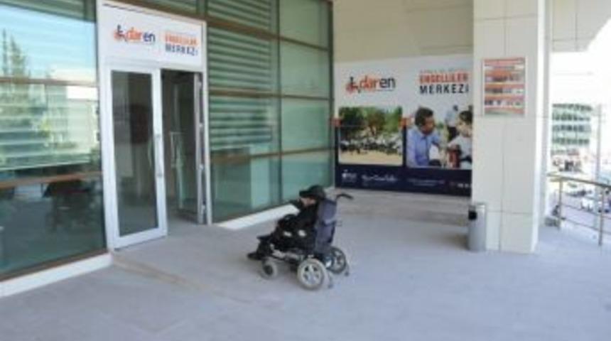 Darıca&rsquo;da Engeller Aşılıyor