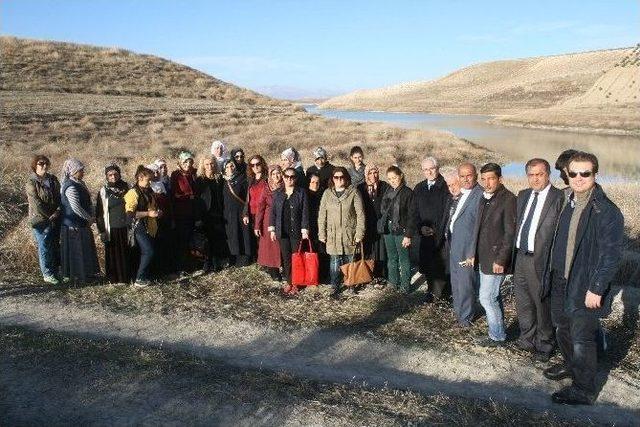 Adıyaman’da 260 Adet Fidan Toprakla Buluşturuldu