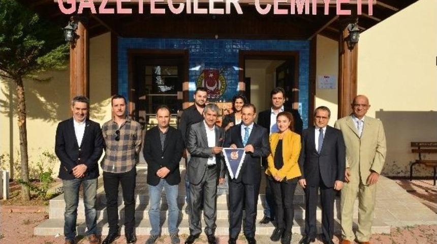 Vali T&uuml;rker, Agc&rsquo;yi Ziyaret Etti