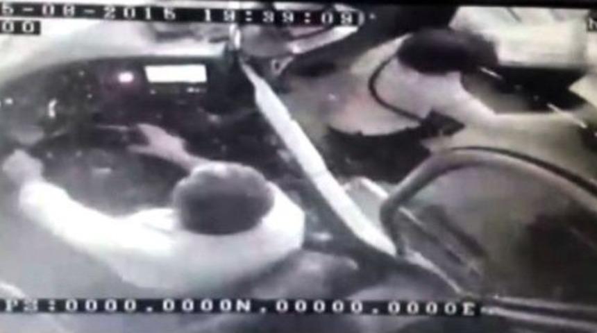 Beşiktaş&rsquo;ta 3 Kişinin &Ouml;ld&uuml;ğ&uuml; Kaza G&uuml;venlik Kamerasında