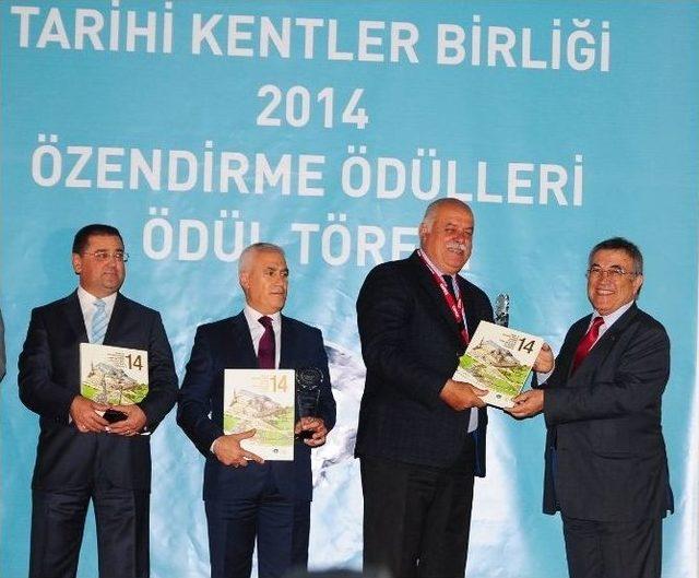 Tarihi Kentler Birliği’nden Tarihi Kent Tire’ye Ödül