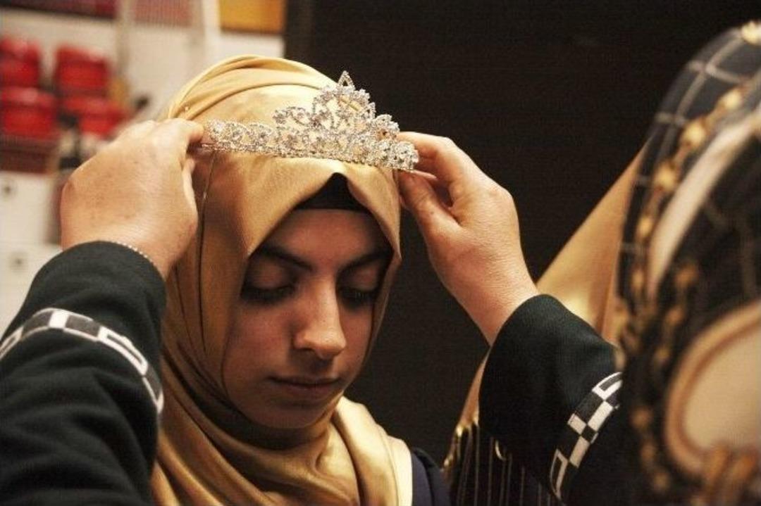 Hafızlar Ta&ccedil; Taktı