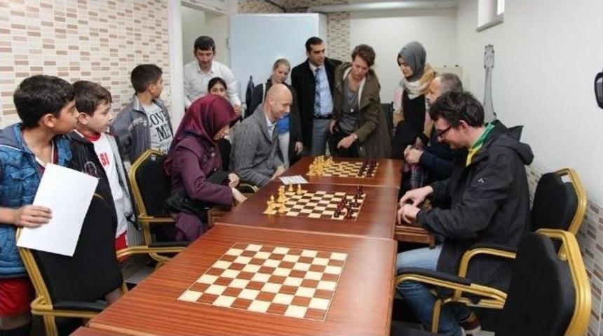 Almanlar, Kocaeli&rsquo;deki Gen&ccedil;lik &Ccedil;alışmalarını İnceledi