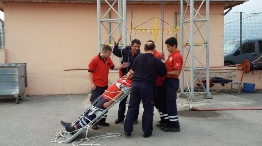 K&ouml;rfez İtfaiyesinden Gen&ccedil;lere Zorlu Eğitim