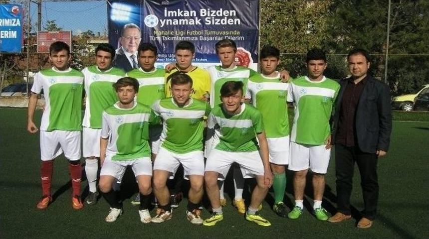 Şampiyonlar Kupalarını Aldı