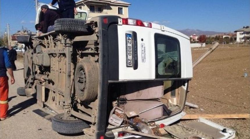 Diyaliz Hastalarını Taşıyan Minibüs Devrildi: 12 Yaralı