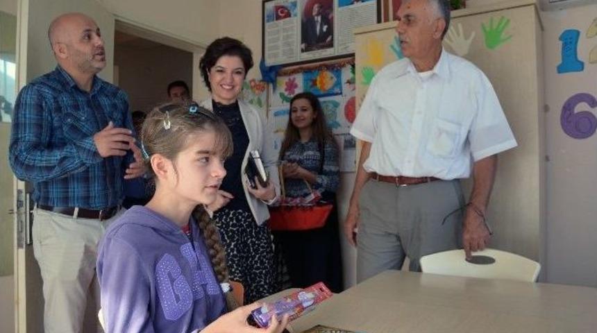 Engellilere Belediyeden Diş Fırçası Ve Macun