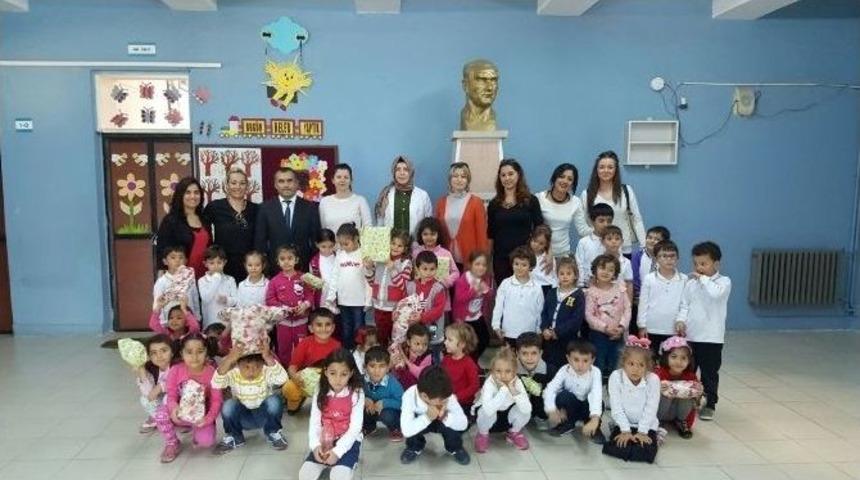 S&ouml;ke Ege Koleji&rsquo;nin Minikleri Oyuncaklarını Paylaşıyor