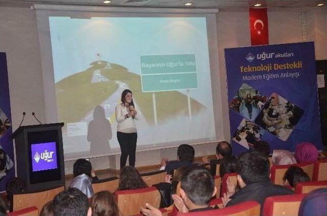 Muş’ta Lise Öğrencileri Ve Velilerine Seminer