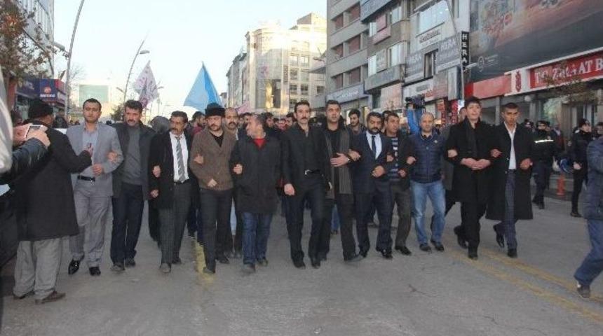 Erzurum&rsquo;da &Uuml;lk&uuml; Ocakları T&uuml;rkmen Dağı&rsquo;nda Yaşanan Katliamı Protesto Etti