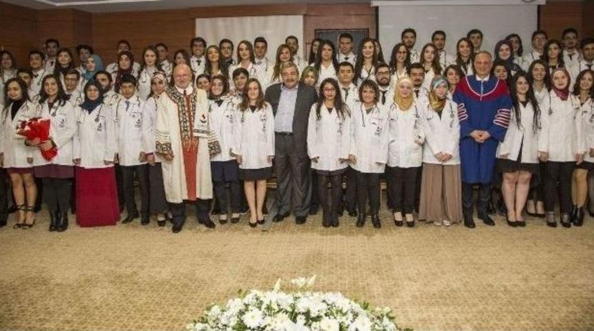 Sanko &Uuml;niversitesi &Ouml;ğrencileri Beyaz &Ouml;nl&uuml;k Giydi