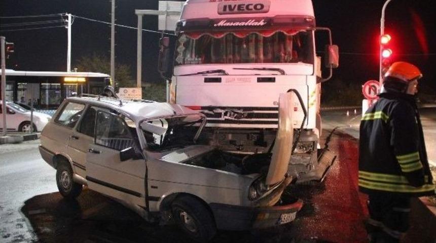 Manisa&rsquo;da Kaza: 2 Yaralı