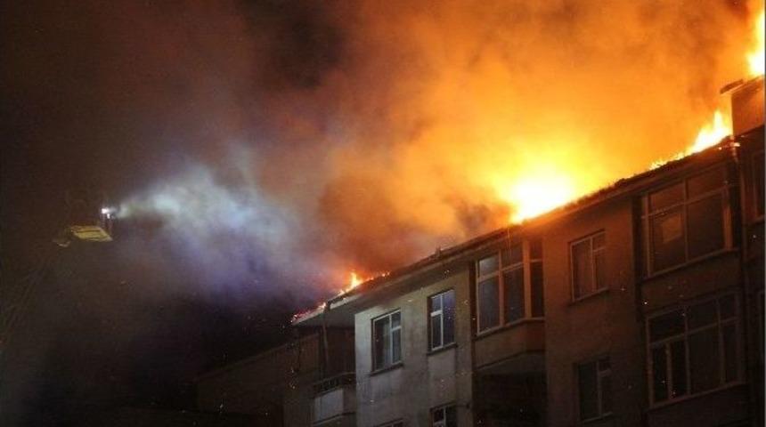 Rize&rsquo;de Korkutan &Ccedil;atı Yangını