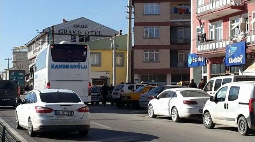 Uygunsuz Parklar Kazaya Davetiye &Ccedil;ıkarıyor
