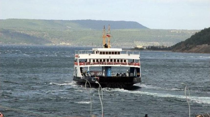 &Ccedil;anakkale&rsquo;de Feribot Seferleri İptal Edildi