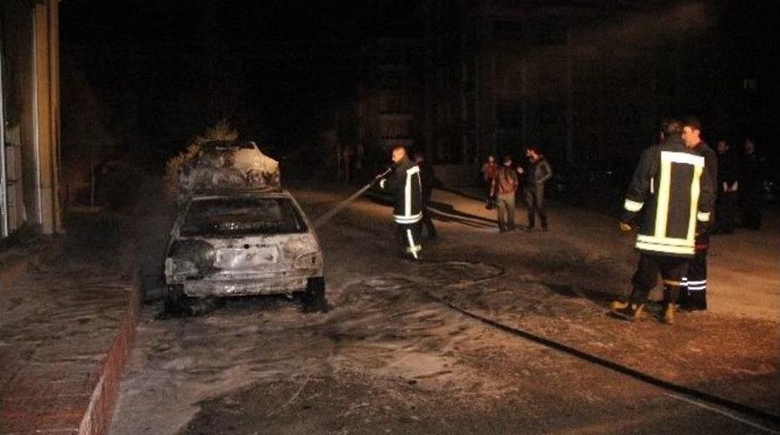 Konya&rsquo;da Ara&ccedil; Kundaklaması