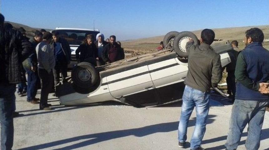 Virajı Alamayan Otomobil 3 Takla Attı