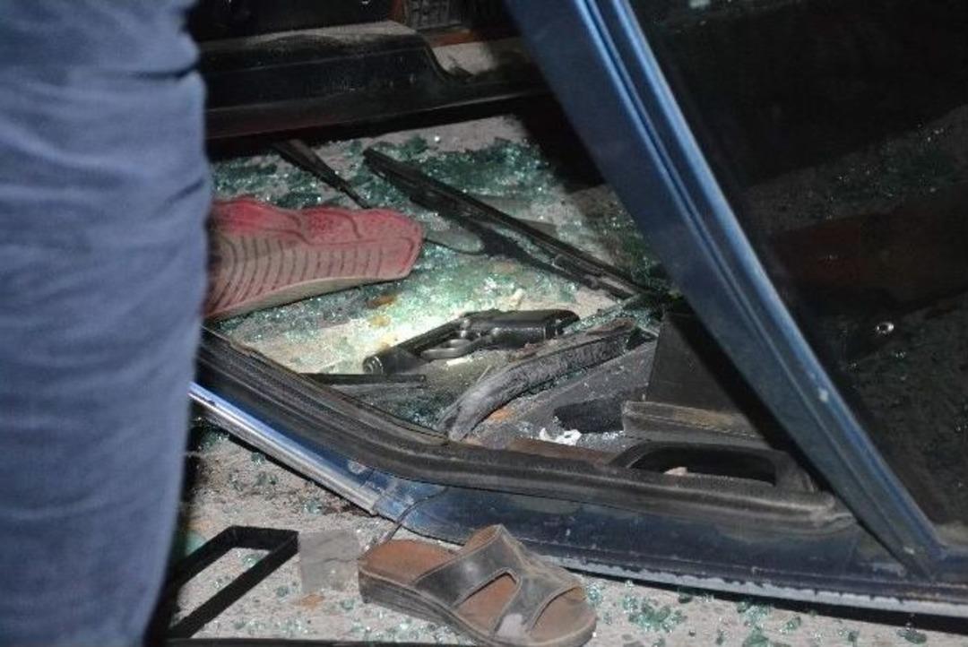 Kaza Yapan Araca M&uuml;zik Eşliğinde İnceleme