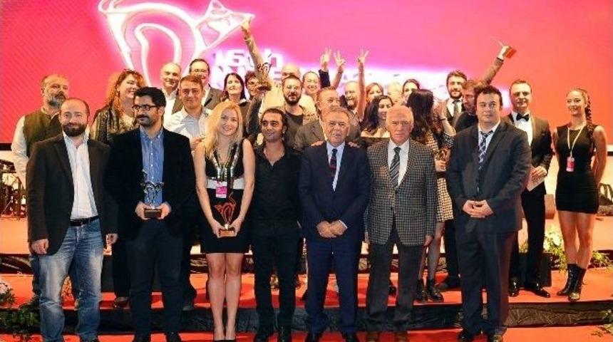 İlker &Ccedil;atak&rsquo;ın &rsquo;sadakat&rsquo; Filmi En İyi Yerli Film Se&ccedil;ildi