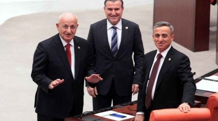 Genel Kurul Salonuna İlk İsmail Kahraman Girdi