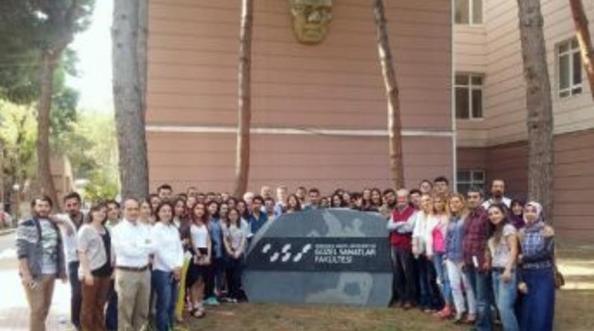 Om&uuml; G&uuml;zel Sanatlar Fak&uuml;ltesine B&uuml;y&uuml;k Onur