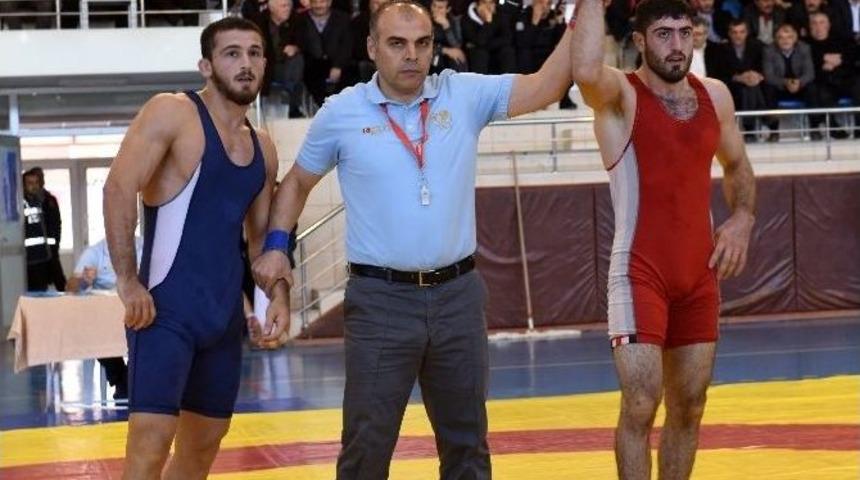 B&uuml;y&uuml;kşehir, G&uuml;reş S&uuml;per Lig&rsquo;inde Zirveye Doğru İlerliyor