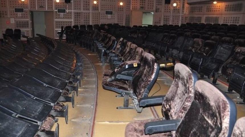 Şehir Tiyatrosu Tadilata Giriyor