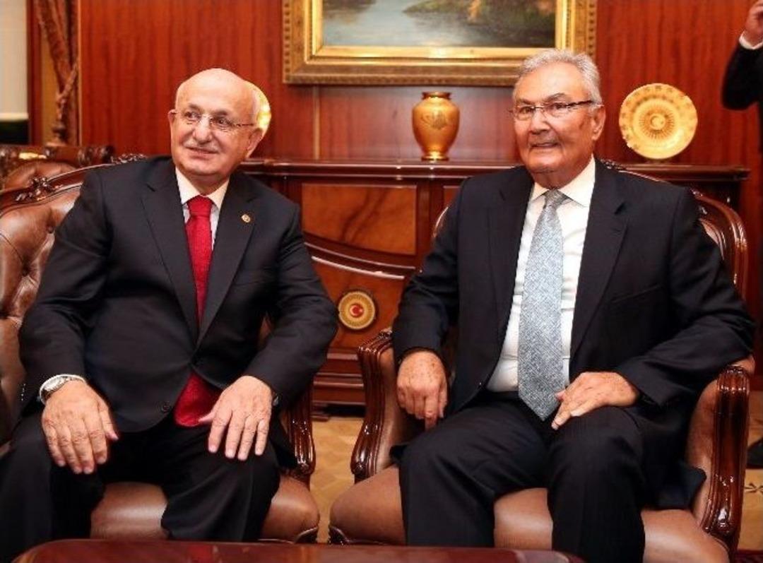 Deniz Baykal G&ouml;revi İsmail Kahraman&rsquo;a Devretti