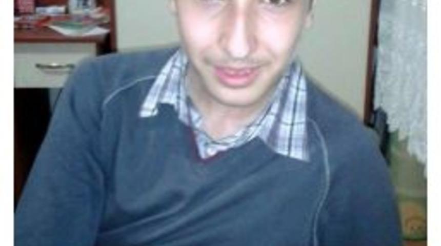 Oda Arkadaşıyla Tartışan &Ouml;ğrenci Uykuda Boğazı Kesilerek &Ouml;ld&uuml;r&uuml;ld&uuml;